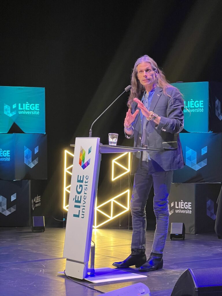 Se demander pourquoi on fait ce qu'on fait, c'est un pouvoir déconstructeur pharamineux